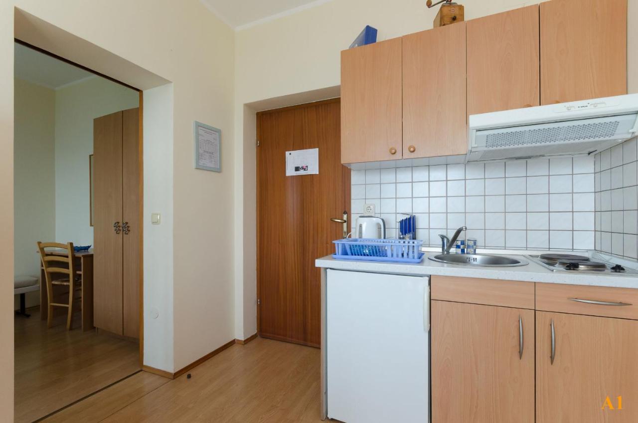 Apartments And Room Drazen 诺维·维诺多尔斯基 外观 照片