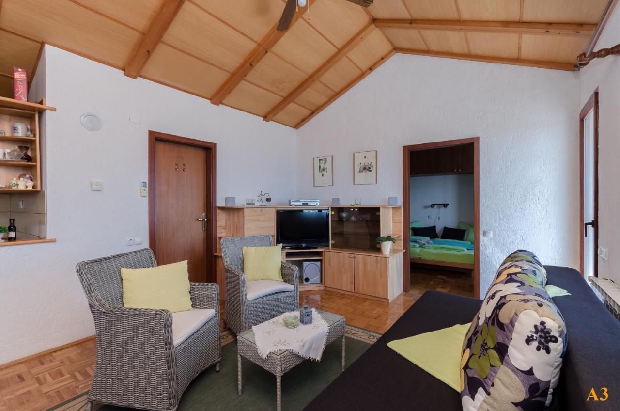 Apartments And Room Drazen 诺维·维诺多尔斯基 外观 照片